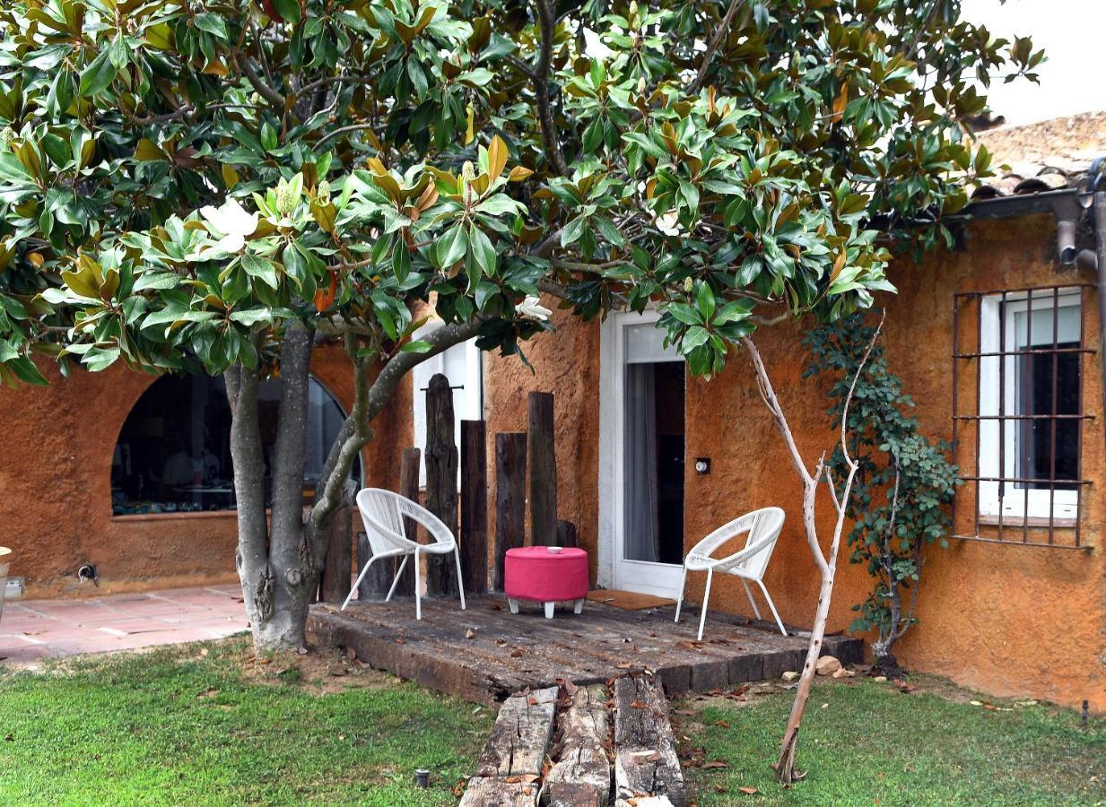 Le Rondini Bed and Breakfast Montrás Exteriör bild