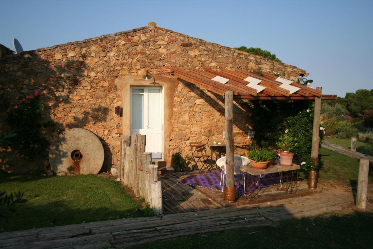 Le Rondini Bed and Breakfast Montrás Exteriör bild